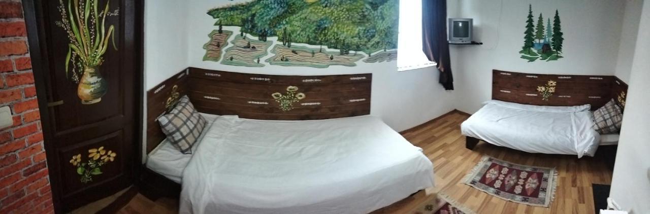 Casa Piscul Lupului Villa Pucioasa Buitenkant foto