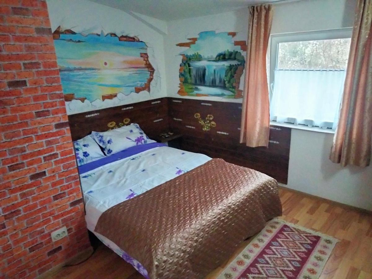 Casa Piscul Lupului Villa Pucioasa Buitenkant foto