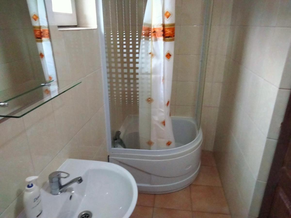 Casa Piscul Lupului Villa Pucioasa Buitenkant foto