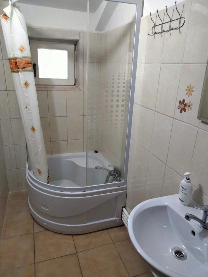 Casa Piscul Lupului Villa Pucioasa Buitenkant foto