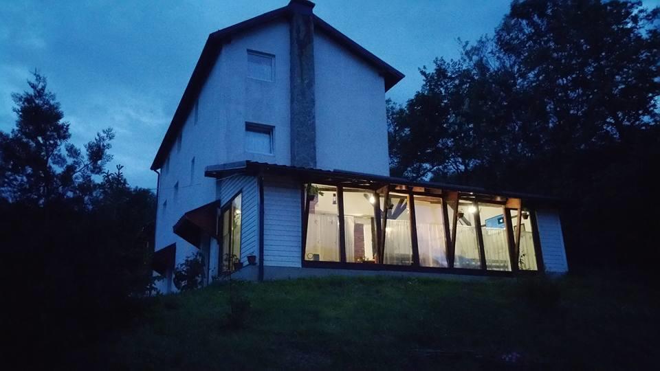 Casa Piscul Lupului Villa Pucioasa Buitenkant foto