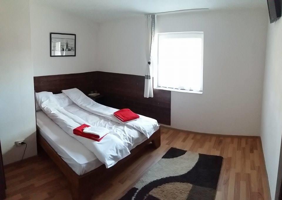 Casa Piscul Lupului Villa Pucioasa Buitenkant foto