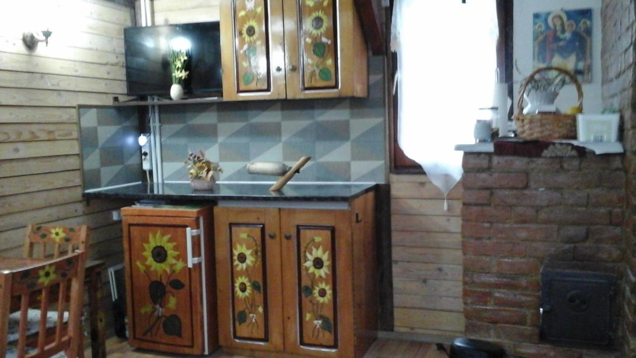 Casa Piscul Lupului Villa Pucioasa Buitenkant foto